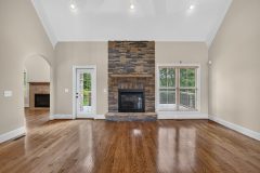 8409-Lillys-Court-16